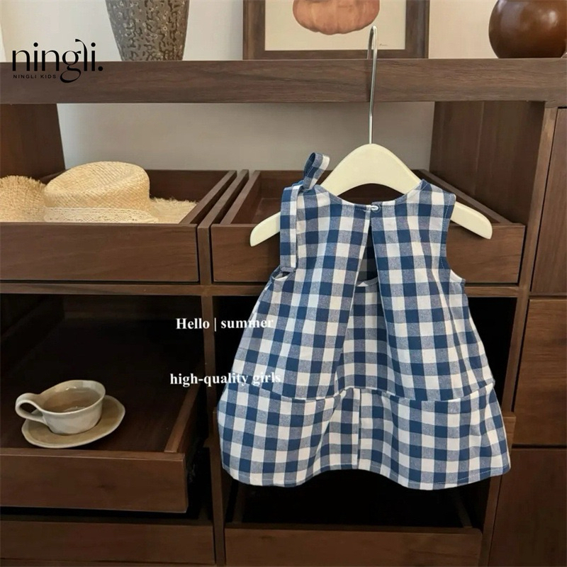 (Order) Váy sát nách caro xanh kèm hoa bên vai phong cách Hàn Quốc dành cho bé gái