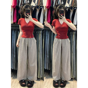 Set bộ áo babytee cổ tim đỏ đô mix quần kẻ dọc