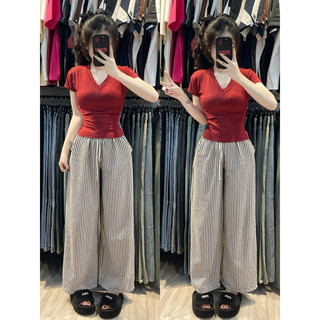 Set bộ áo babytee cổ tim đỏ đô mix quần kẻ dọc