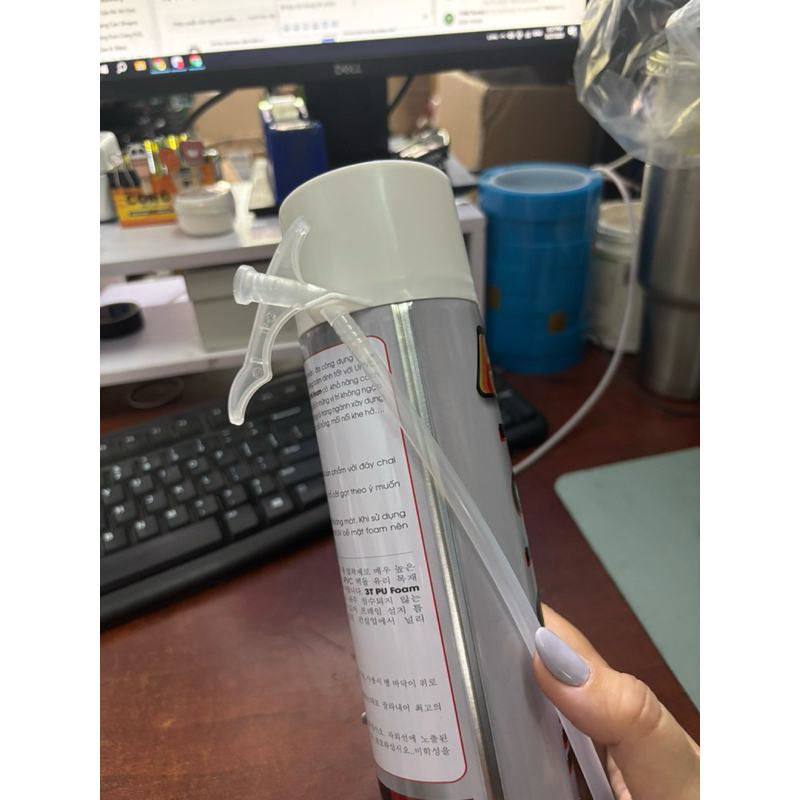 Keo bọt nở bịt kín khe hở vết nứt PU Foam