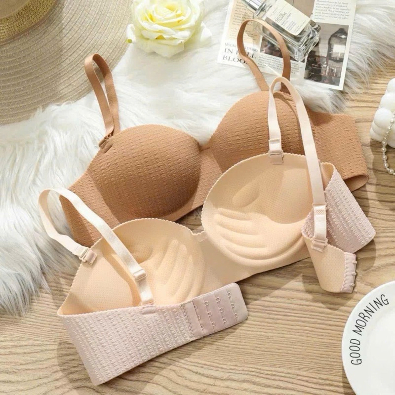 Áo lót đúc nhăn cúp ngang ,đệm bàn tay 2cm mẫu mới 0054