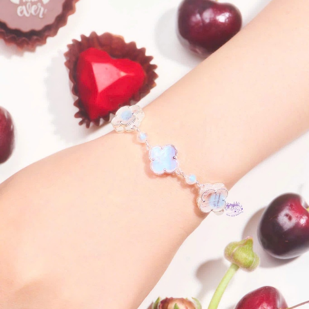 Ảnh Lắc Tay Lucky 3 Viên Đá Cỏ Bốn Lá Ánh Trăng Khung Bạc SP006703 Gypsy.lala 2