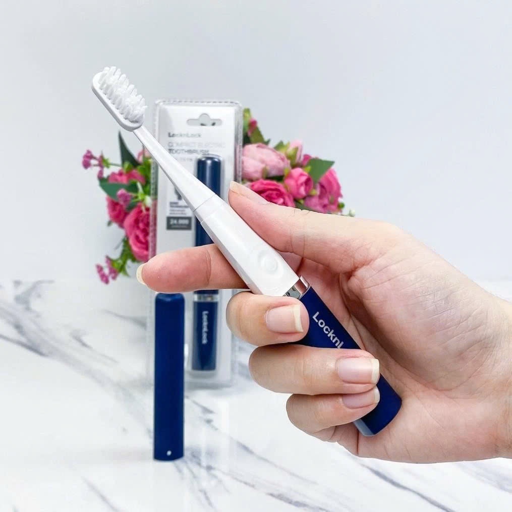 Bàn Chải Điện LocknLock ComPact Electric Toothbrush ENR344NVY, Nhỏ Gọn, Dung Pin AAA - K-MALL