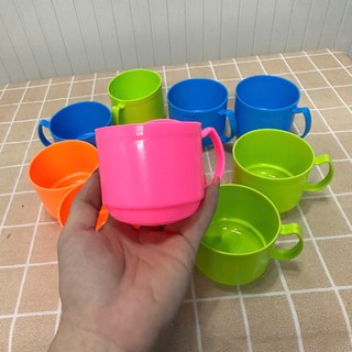 COMBO 5 Cốc ( Ly ) Tách uống nước có quai cho bé được làm từ chất liệu nhựa an toàn - nhiều màu