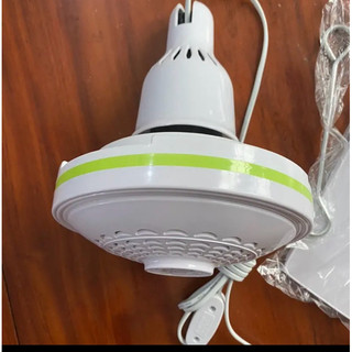quạtTrần mini 3 cánh 1050 máy khoẻ,chạy êm . giao ngẫu nhiên theo lô hàng