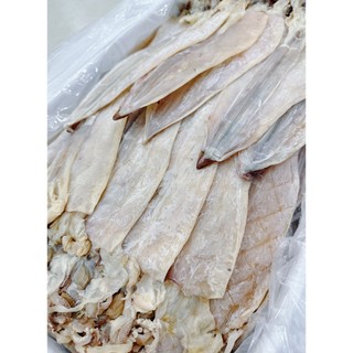 500Gram khô mực size 8-10/1kg có nhiều phân loại, xớ thịt dầy và ngọt làm quà biếu sang trọng.