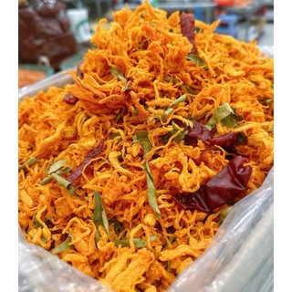 Khô gà lá chanh hàng loại 1 thơm ngon hảo hạng có nhiều phân loại để lựa chọn, ăn vặt thích lắm.
