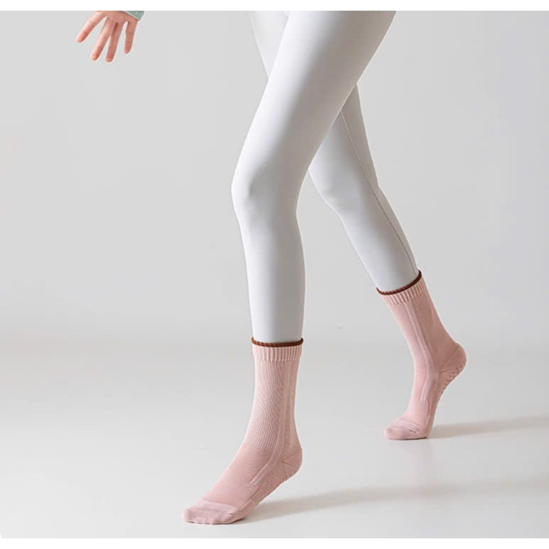 Vớ Tất YOGA chống trượt cao cổ 6 màu mềm mịn phong cách trẻ trung, năng động.