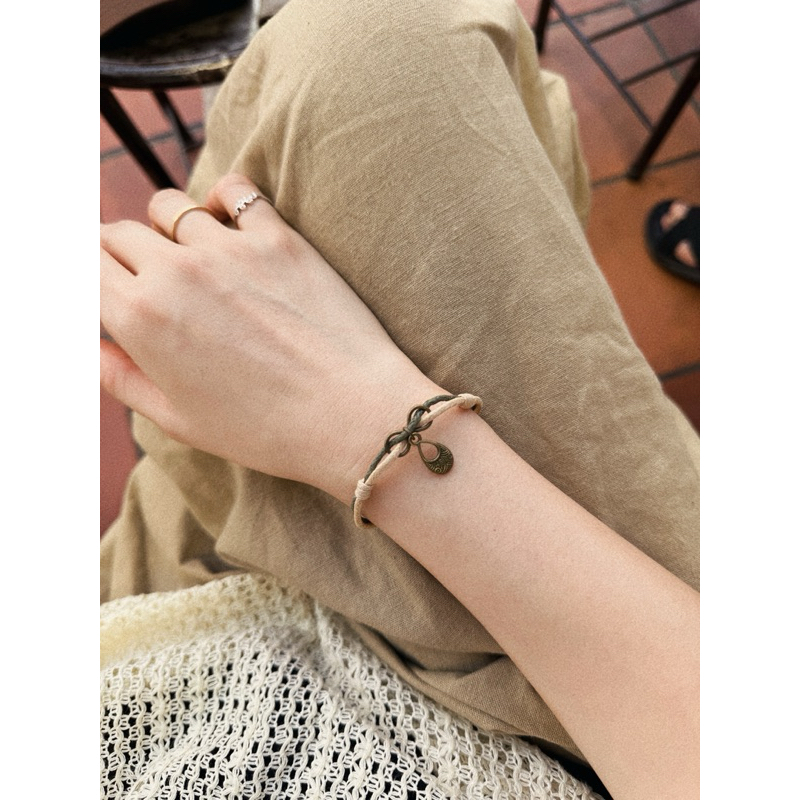 Vòng tay Oda - vòng tay dây 2 màu mix charm nơ hoạ tiết