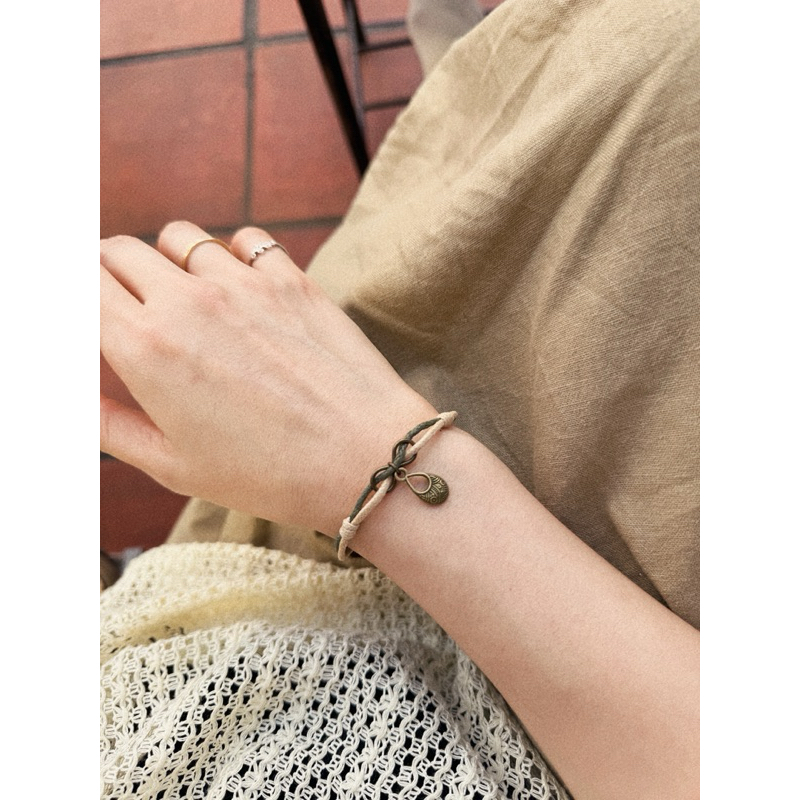 Vòng tay Oda - vòng tay dây 2 màu mix charm nơ hoạ tiết