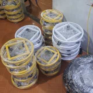 Đế chậu hoa cây cảnh bằng sắt sơn tĩnh điện có bánh xe di chuyển dễ dàng