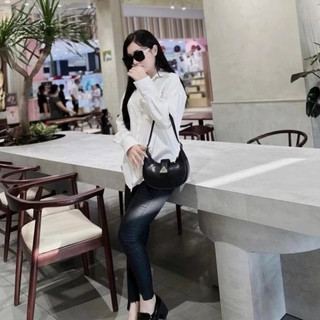 TÚI XÁCH NỮ ĐEO CHÉO ĐEO VAI KHOÁ XOAY TAM GIÁC BẠC HÀNG THỜI TRANG HOTTREND