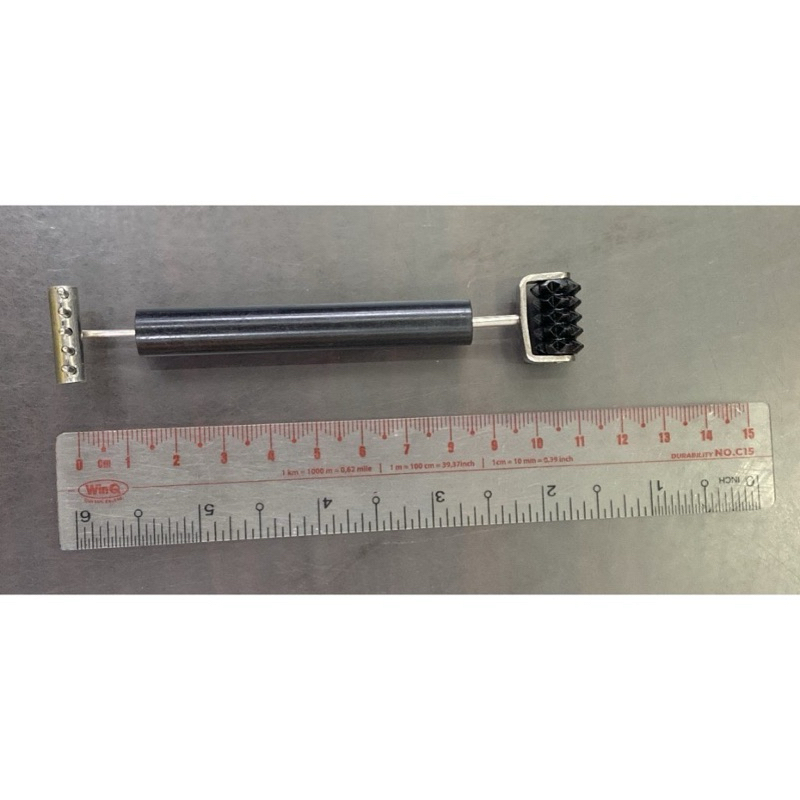 Cây lăn diện chẩn 2 đầu nhỏ dài 12 cm.