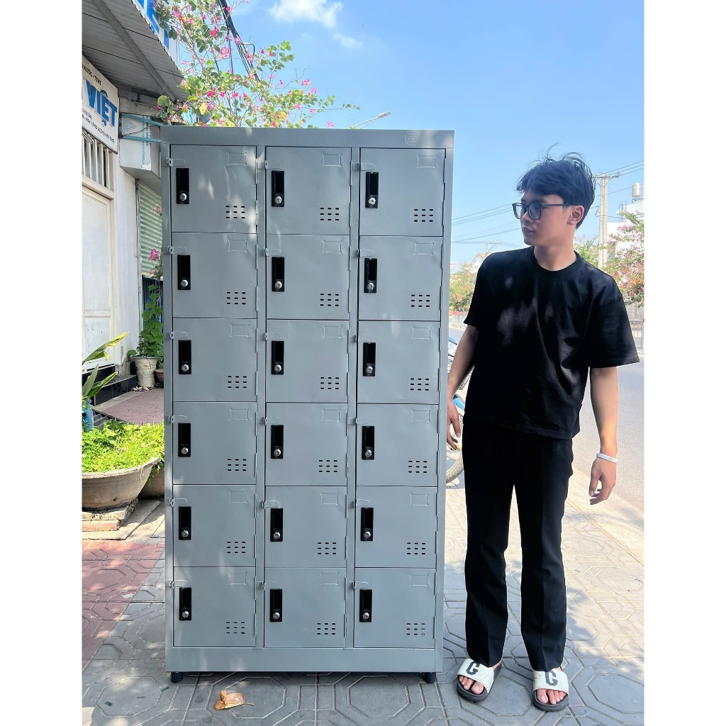 Tủ locker nhiều ngăn bằng sắt có khóa đựng đồ trường học công ty.
