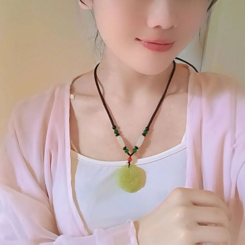 Dây chuyền tỳ hưu ôm nguyên bảo ngọc hòa điền tự nhiên loại A, giúp thu hút tài lộc ,kèm dây đeo