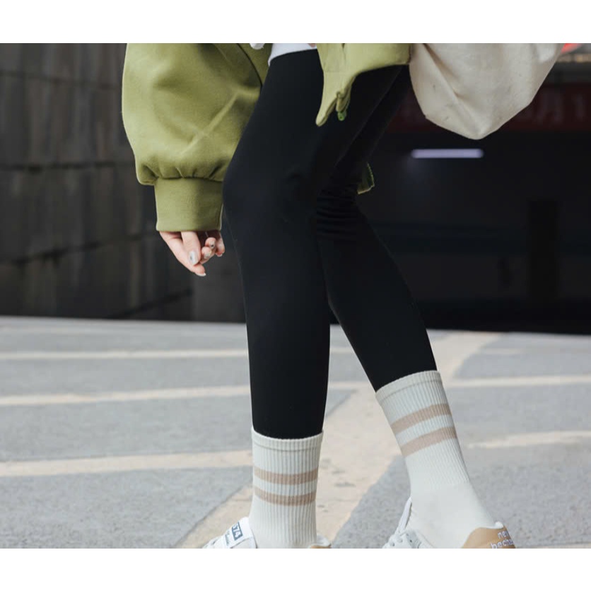Vớ Tất Unisex kẻ 2 thanh 6 màu cổ cao phong cách trẻ trung, năng động.