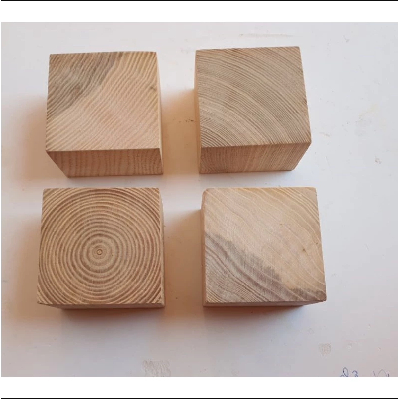 Miếng gỗ thông vuông trang trí, kê chân giường pallet