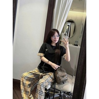 Set Bộ Đồ Nữ Áo Phông Đen Trắng Thêu Cún Phối Gấu Tay Kẻ Nâu Mix Quần Suông Dài Kẻ Caro Nâu Be BBR