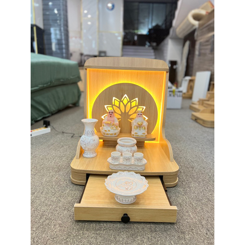 ( Có Đèn Led Sẵn ) BÀN THỜ THẦN TÀI THỔ ĐỊA HOA SEN NHỌN MÀU VÀNG ( chưa bao gồm: tượng + lư hương )