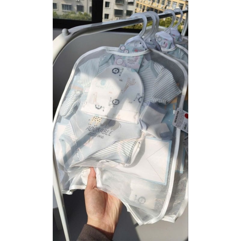 (BomoHouse) Set đầy tháng newborn 8 món BÉ TRAI (Fullbox như hình, có túi xách đi kèm) (48-62 cm)