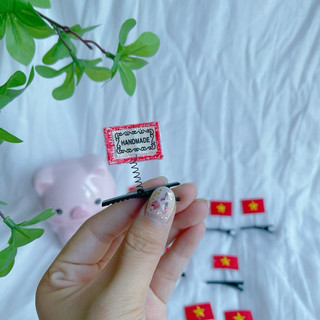Set 02 kẹp lò xo hình lá cờ Tổ Quốc chào mừng ngày Lễ Quốc Khánh/ các dịp lễ lớn của Đất Nước