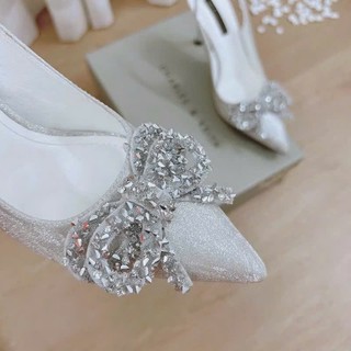 Giày cao gót mũi nhọn nơ đá sang chảnh đế 7cm.nhũ bạc hàng loại1 mã 110
