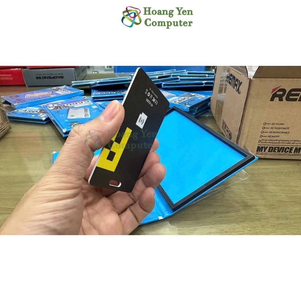 Thiết Bị Định Vị Toàn Cầu GPS Mini Remax RT-G2305 Dạng Thẻ - Định Vị Xe, Hành Lý, Đồ Vật, Trẻ Em - Hoangyencomputer