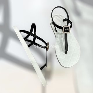 GIÀY SANDAL QUAI HẬU NỮ ĐẾ CAO SU GẮN CHARM MIU ĐEN LẤP LÁNH CÁ TÍNH SANG CHẢNH DỄ DÀNG PHỐI ĐỒ THỜI TRANG