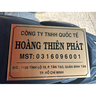 ( Giao hoả tốc ) Bảng công ty mica kích thước 20*30 tặng kèm băng keo 2 mặt.