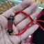 Vòng Tay Huyết Ngãi Vật Trang Trí Vòng Cổ Tay Chỉ Đỏ Phối Mặt Trụ Đỏ Thời Trang Đeo Hằng Ngày