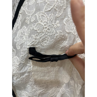 Pass Áo sơ mi croptop cổ tim chất thô trắng thêu size L T119