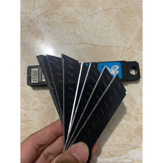 Cây rọc giấy bãi lưỡi 18mm - Dụng cụ hỗ trợ đắc lực văn Phòng cho việc cắt túi, giấy, hộp bìa