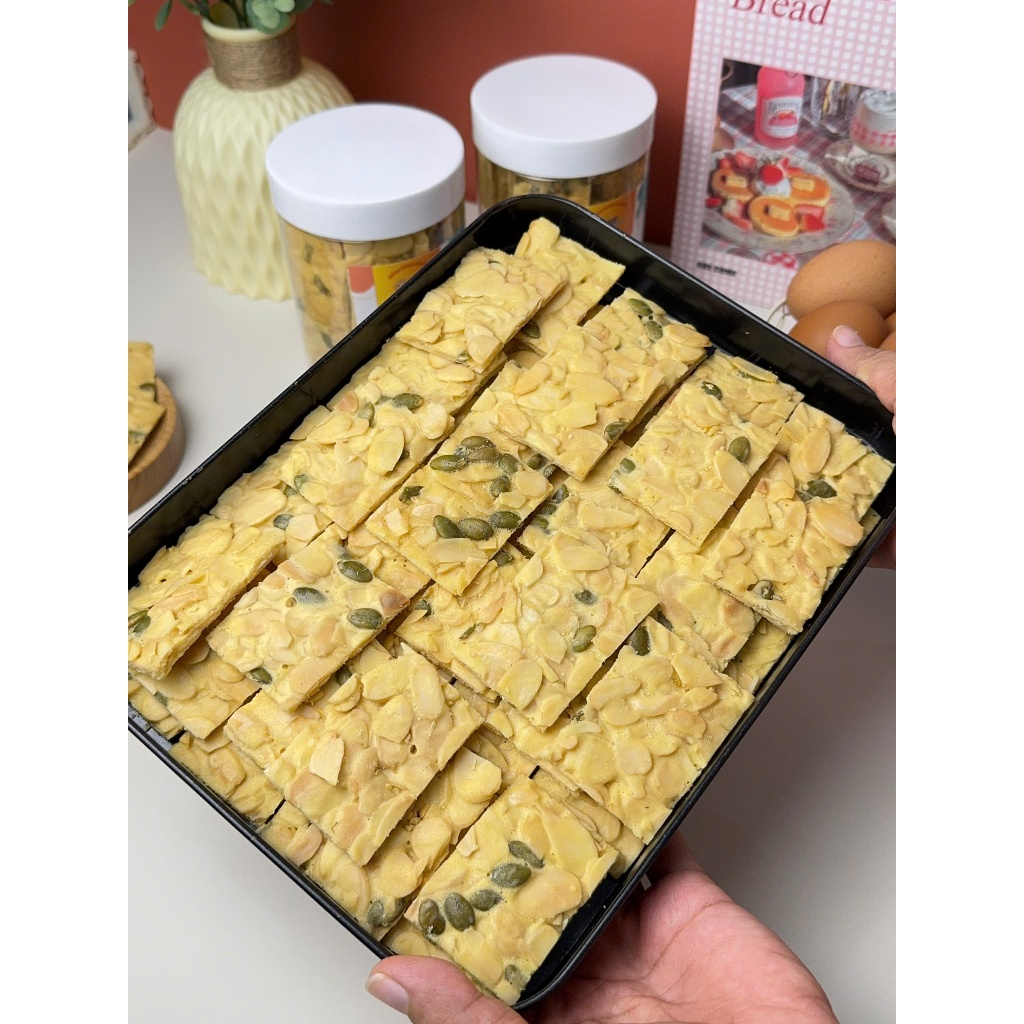Bánh ngói hạnh nhân không tinh bột của KD Healthy Food giòn tan 300g/ hộp