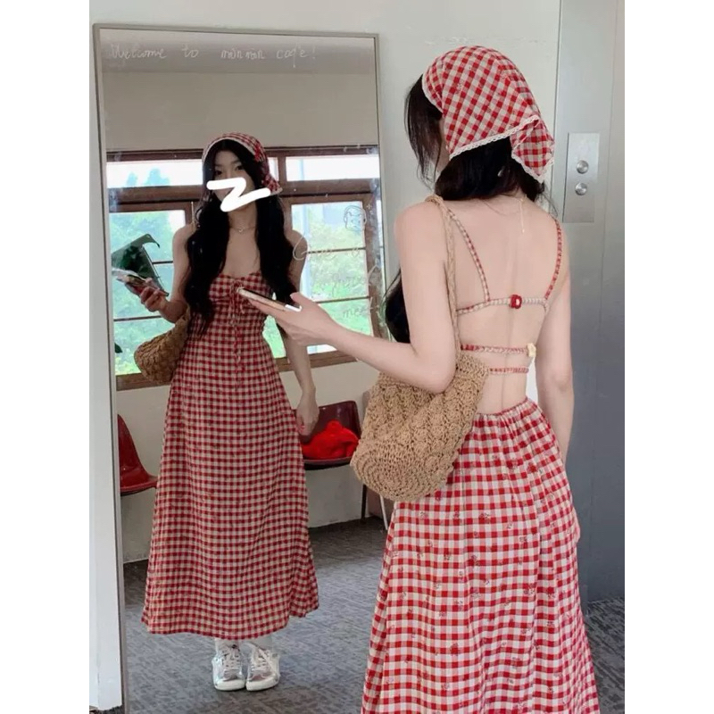 Váy caro dáng dài hở lưng kèm turban