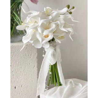bó hoa cưới cầm tay cô dâu từ hoa Lan và Rum Ceveria RL0023
