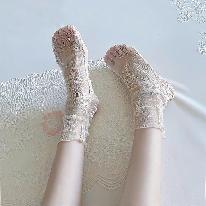 Tất nữ họa tiết ren mềm mại màu sắc đẹp hoa văn cổ điển phong cách tiểu thư hottrend 2025 by Dandal