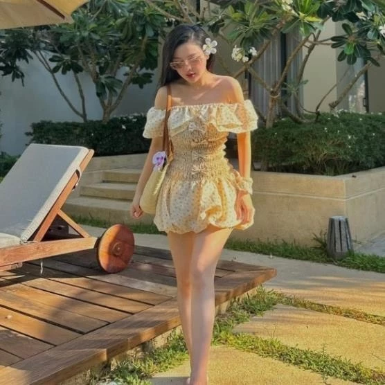 Váy hoa nhí - Váy trễ vai hoa nhí hồng thân chun đính nơ gấu bồng CAROT SHOP1520