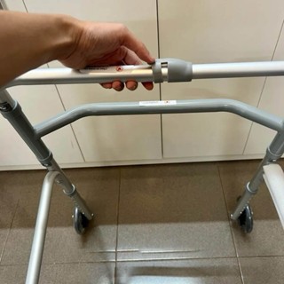 Khung Tập Đi Nhôm Bánh Lớn GBM-033  Cho Người Lớn Tuổi, Chân Yếu.Khung Tập Đi GBM-033 Hỗ Trợ Người Tập đi lại an toàn