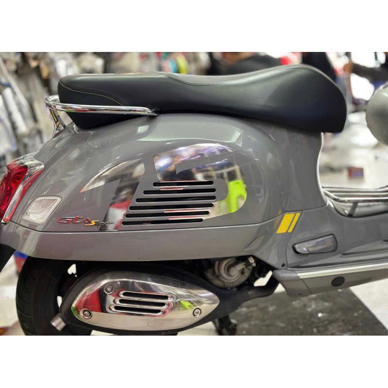 Tem số Vespa GTS 75 năm, 72