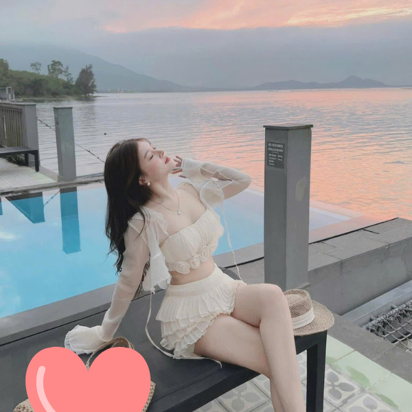 Set Bikinini 3 Món váy xòe Mix Hai Dây Đính Hoa Be Kem Xếp Ly Thiết Kế
