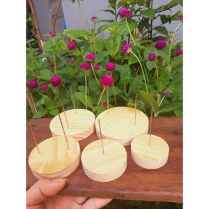 Đế gỗ- giá gỗ trưng bày đồ len.Đế được phủ bóng 2 mặt.