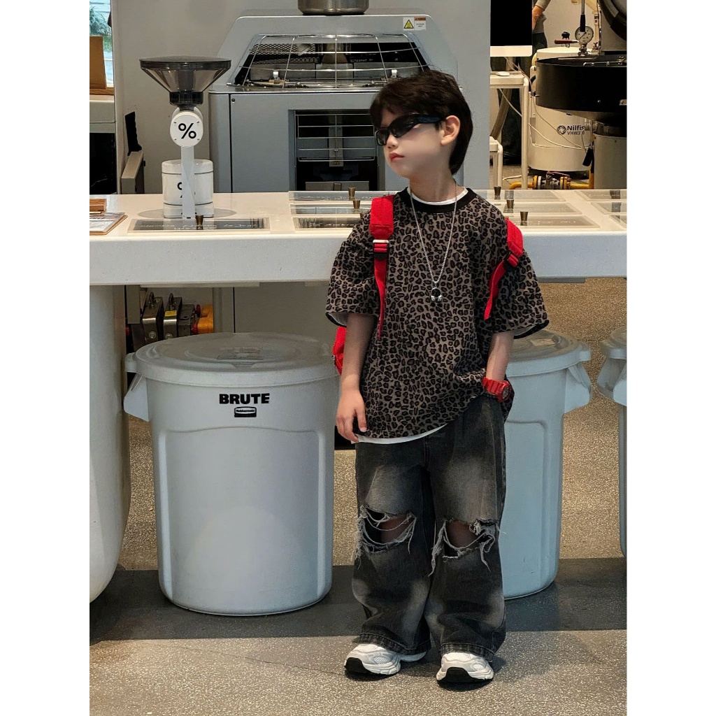 ( Hàng QCCC) Áo phông cổ tròn form rộng họa tiết da báo phong cách ngầu hiphop cho bé đi chơi size 13-35kg
