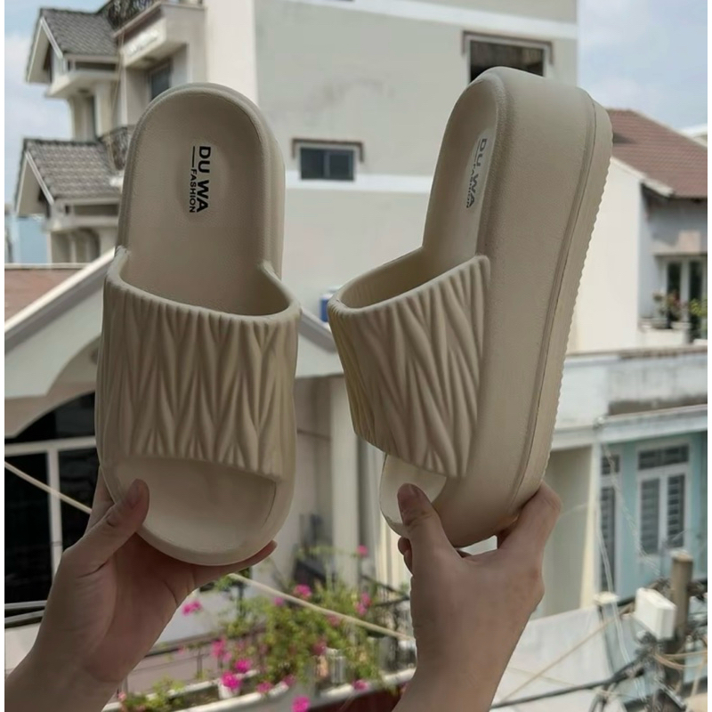 Ảnh Dép đúc đế cao 6cm siêu nhẹ xinh 2