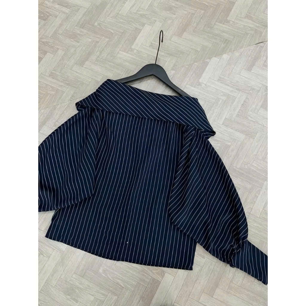 Áo kẻ xanh than trễ vai tay bồng cách điệu mix đồ cực xinh,Chất thô hàn, item hot trend dành cho nữ by Charmie - M4367