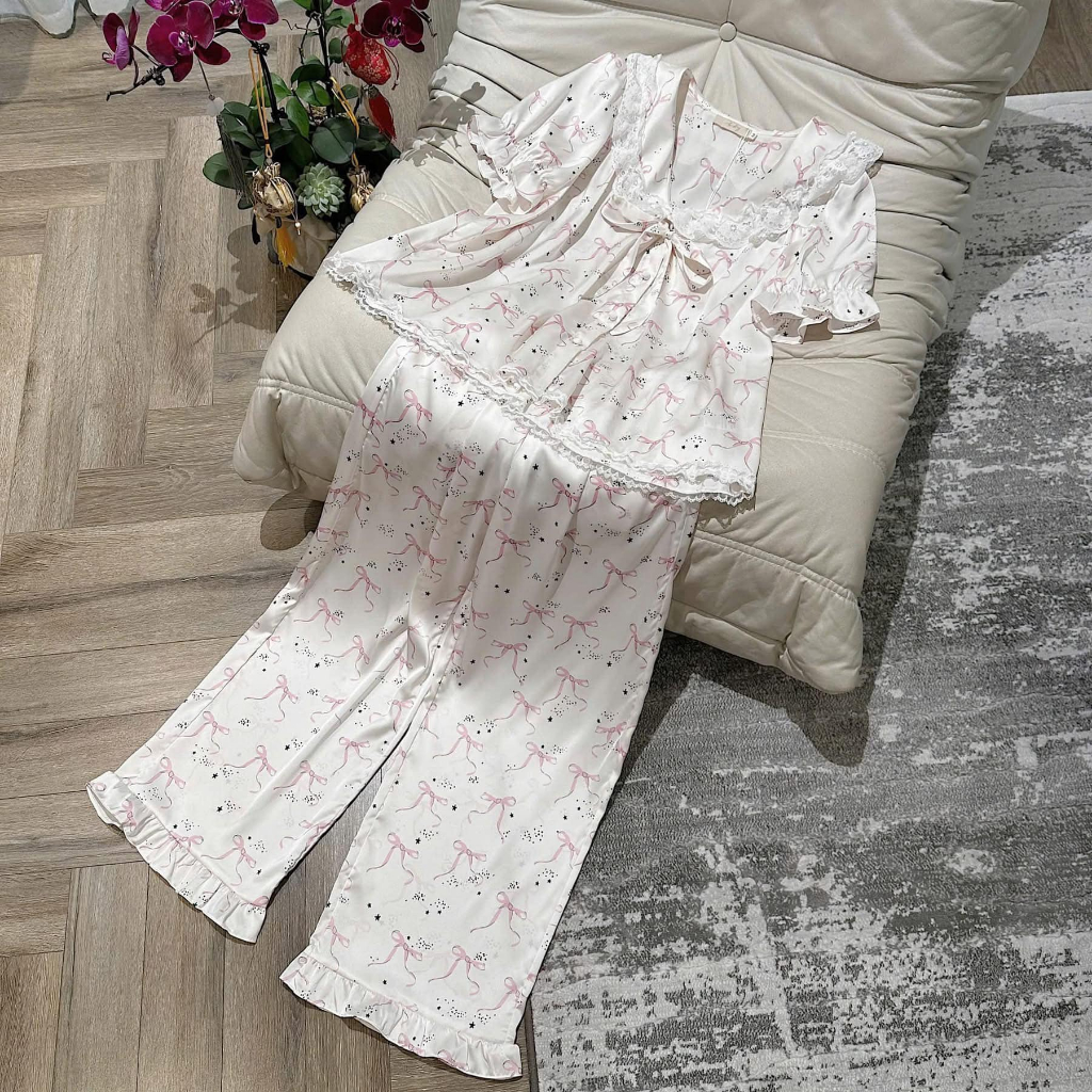 Set đồ ngủ nữ tay ngắn đùi họa tiết nơ dễ thương, bộ pijama nữ mặc nhà chất lụa mát mịn thoáng mát rộng rãi hcom25224