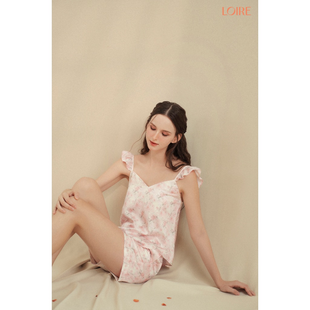 Bộ Đồ Ngủ 2 Dây Họa Tiết Hoa Hồng Pastel Tay Nhún Bèo Loire FDMN250306