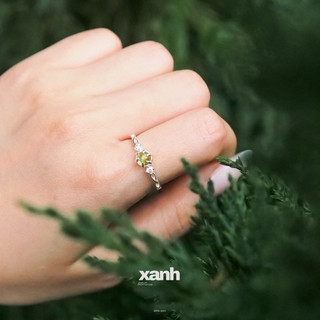 Nhẫn Diên Vĩ thiên nhiên đa sắc ngũ hành may mắn, lấp lánh thanh lịch văn phòng - Xanh Jewelry