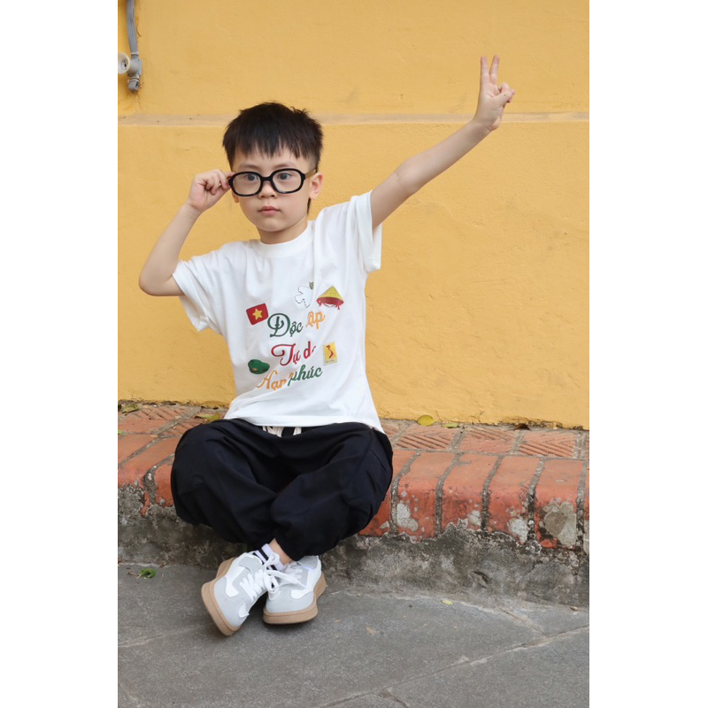 Áo Phông Trắng Độc Lập Tự Do Hạnh Phúc Cho Bé Trai/Bé Gái