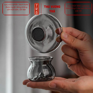 Lọc trà thủy tinh, lưới inox 304 mịn lọc cặn nhỏ dễ dàng và có ngăn chứa nước không ướt bàn trà