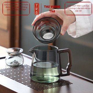 Lọc trà thủy tinh, lưới inox 304 mịn lọc cặn nhỏ dễ dàng và có ngăn chứa nước không ướt bàn trà